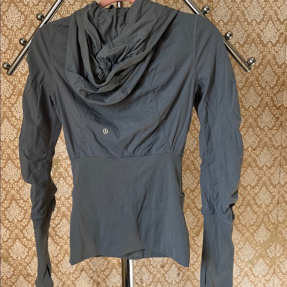 Lululemon Reversible Jacket - Picture 5 of 8
